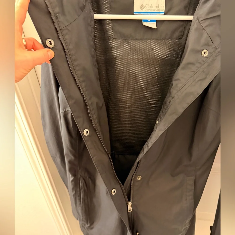Columbia women’s fitted rain jacket - Picture 5 of 6